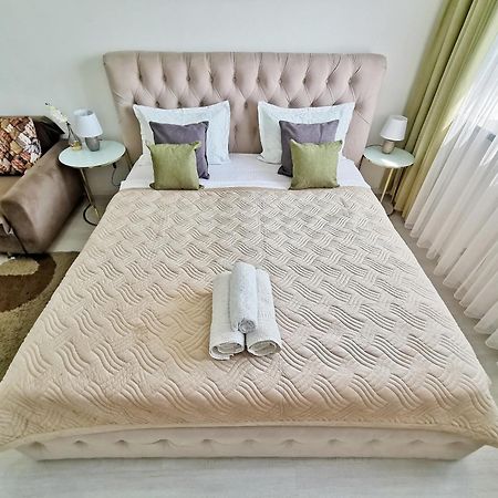 Appartments " Zhetysu-4" 알마티 외부 사진