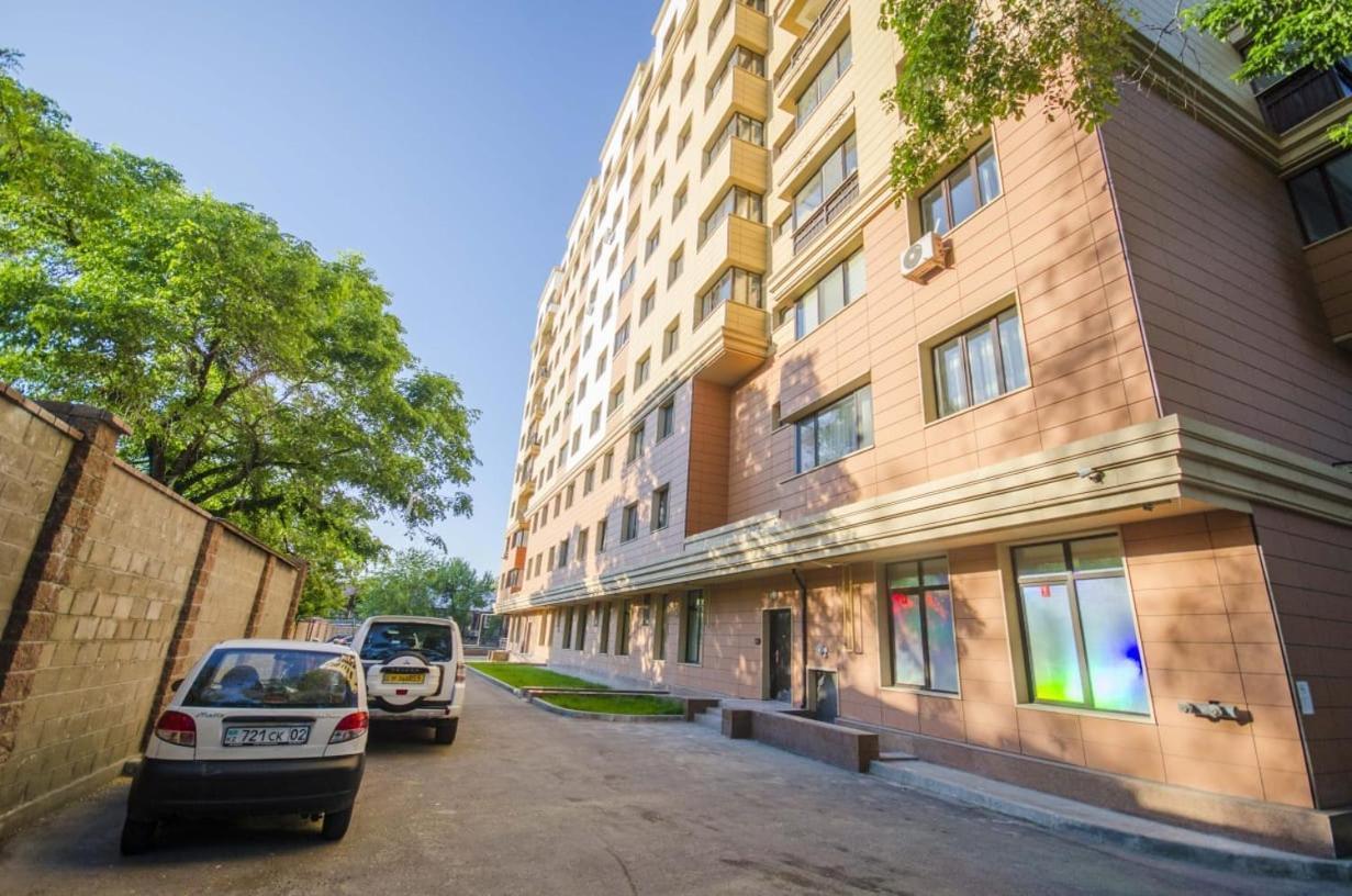 Appartments " Zhetysu-4" 알마티 외부 사진