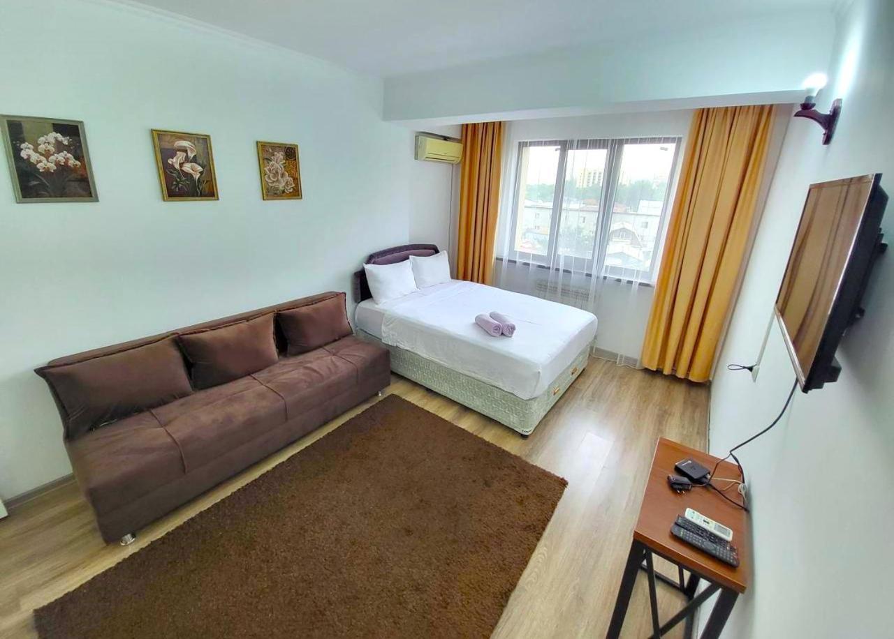 Appartments " Zhetysu-4" 알마티 외부 사진