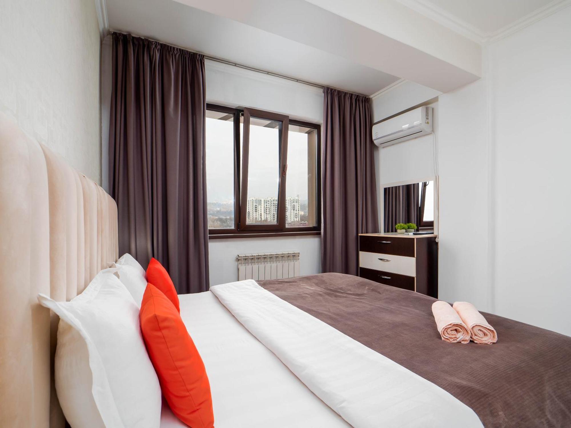 Appartments " Zhetysu-4" 알마티 외부 사진